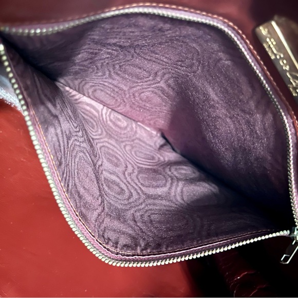 Les Must de Cartier Handbag - Picture 10 of 17